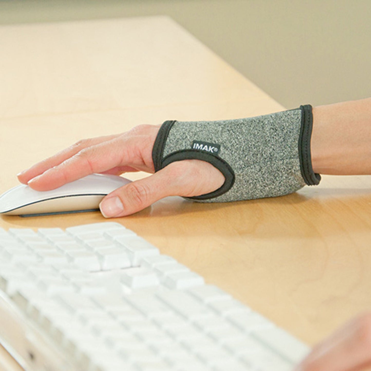 GLOVE, COMPUTER UNIV IMAK