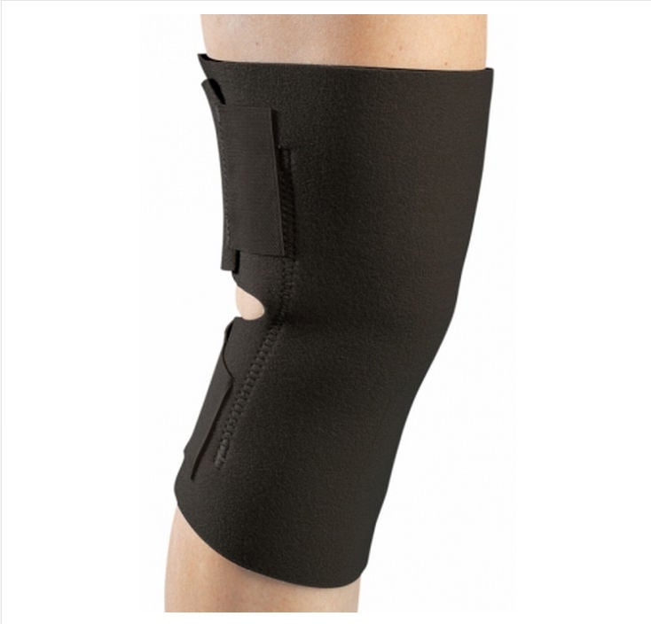 KNEE WRAP, PATELLA W/BUTTRESS NYLN 2SIDES UNIV