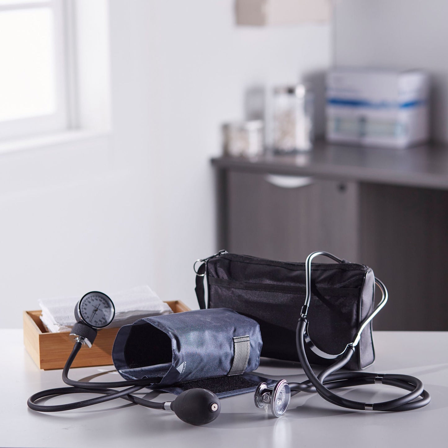 SPHYG KIT, STETH ADLT NAV/BLK 12/CS)