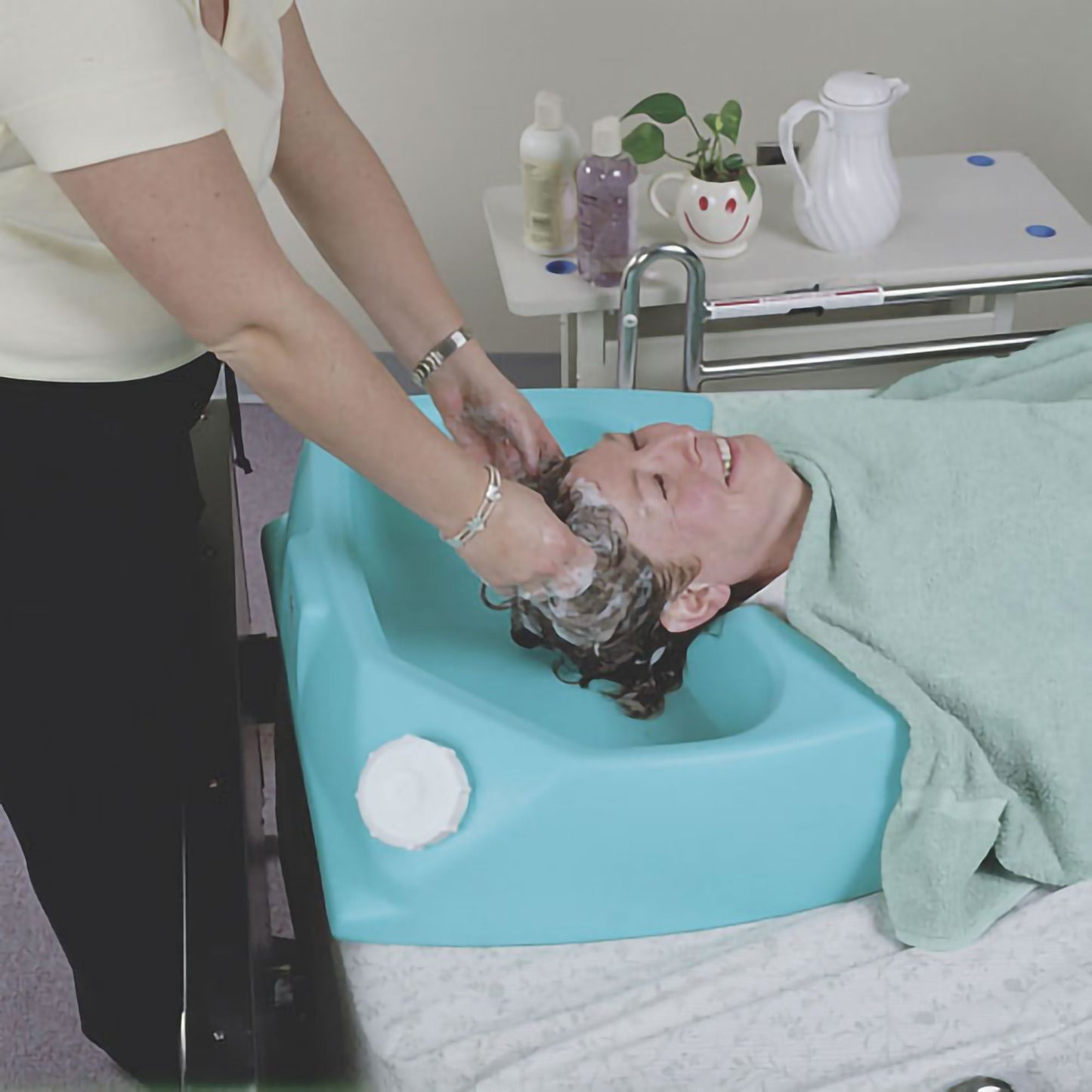 SYSTEM, WASH HEAD IN BED